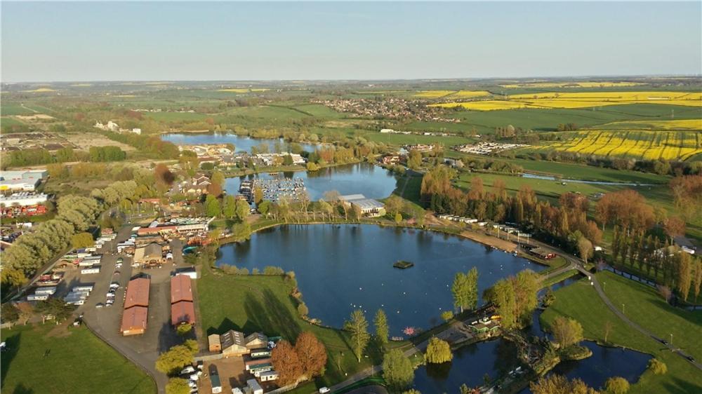 Billing Aquadrome Hotel Northampton Luaran gambar